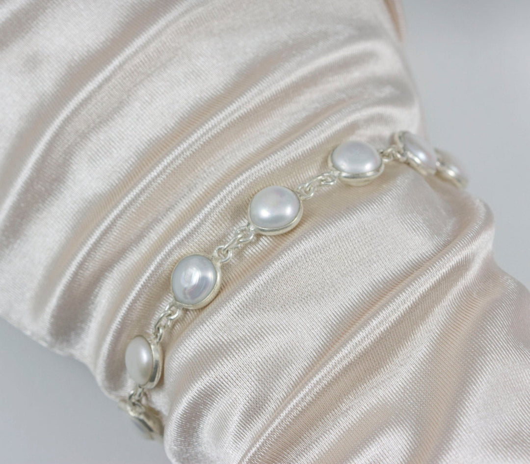 Freshwater Button Pearl Bracelet White Cultured Sterling Silver 14k Gold Plate Adjustable Toggle Clasp 7  8 Inches Inch Simple Button  Bezel