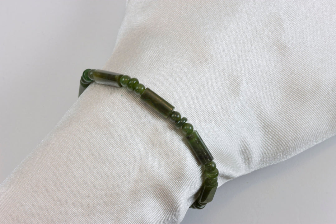 Jade Bracelet Green Nephrite Adjustable 7 8 Inches Inch Simple Everyday Stretch Easy Wear Natural Stones Different Shapes Round  Teardrop