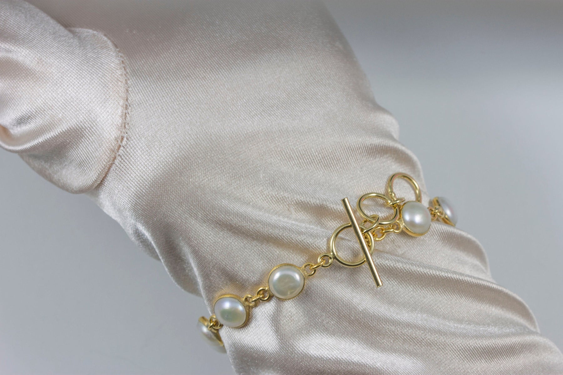 Tiny Pearl Bracelet White Freshwater Pearl Jewelry 5 6 7 8 9 Inch Size Gold  or Sterling Silver Clasp Delicate Dainty Jewelry - Etsy