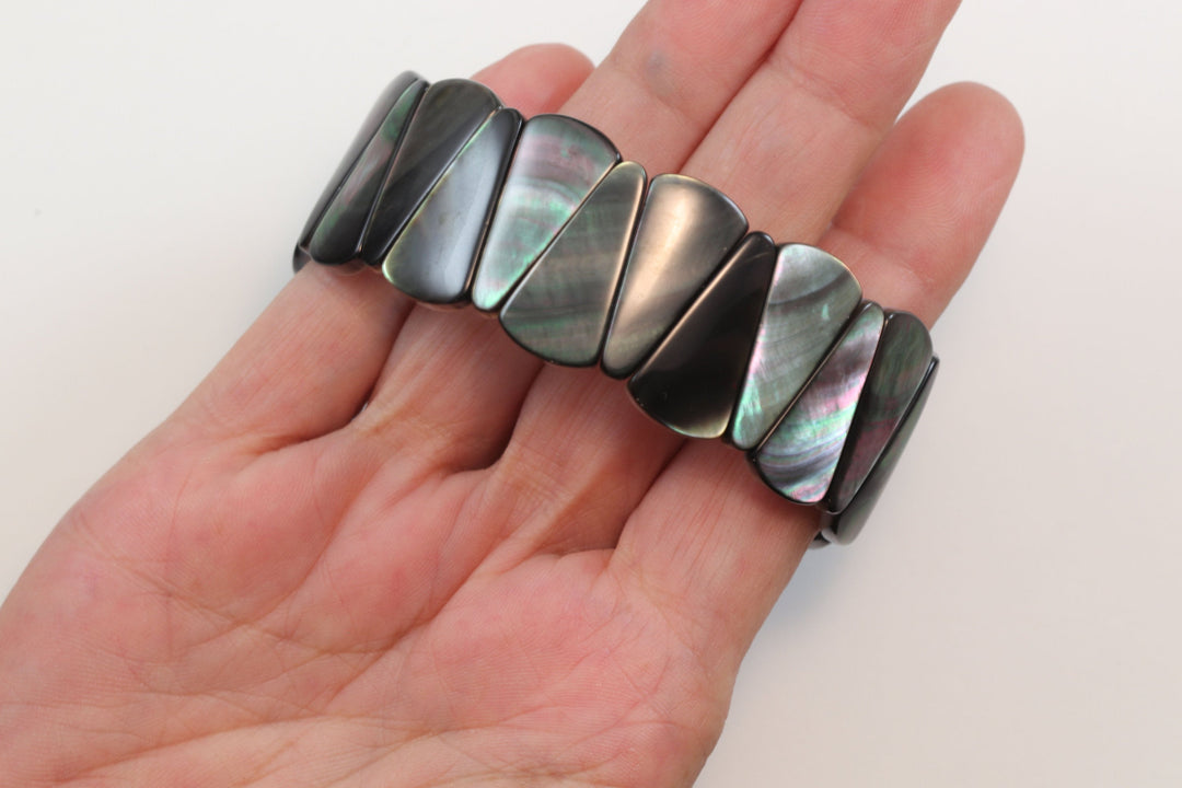 Mother of Pearl Shell Bracelet Natural Rainbow Black Iridescent Colors Black Lip Oyster Stretchy Spyglass Designs 6.5  7 Inch Adjustable